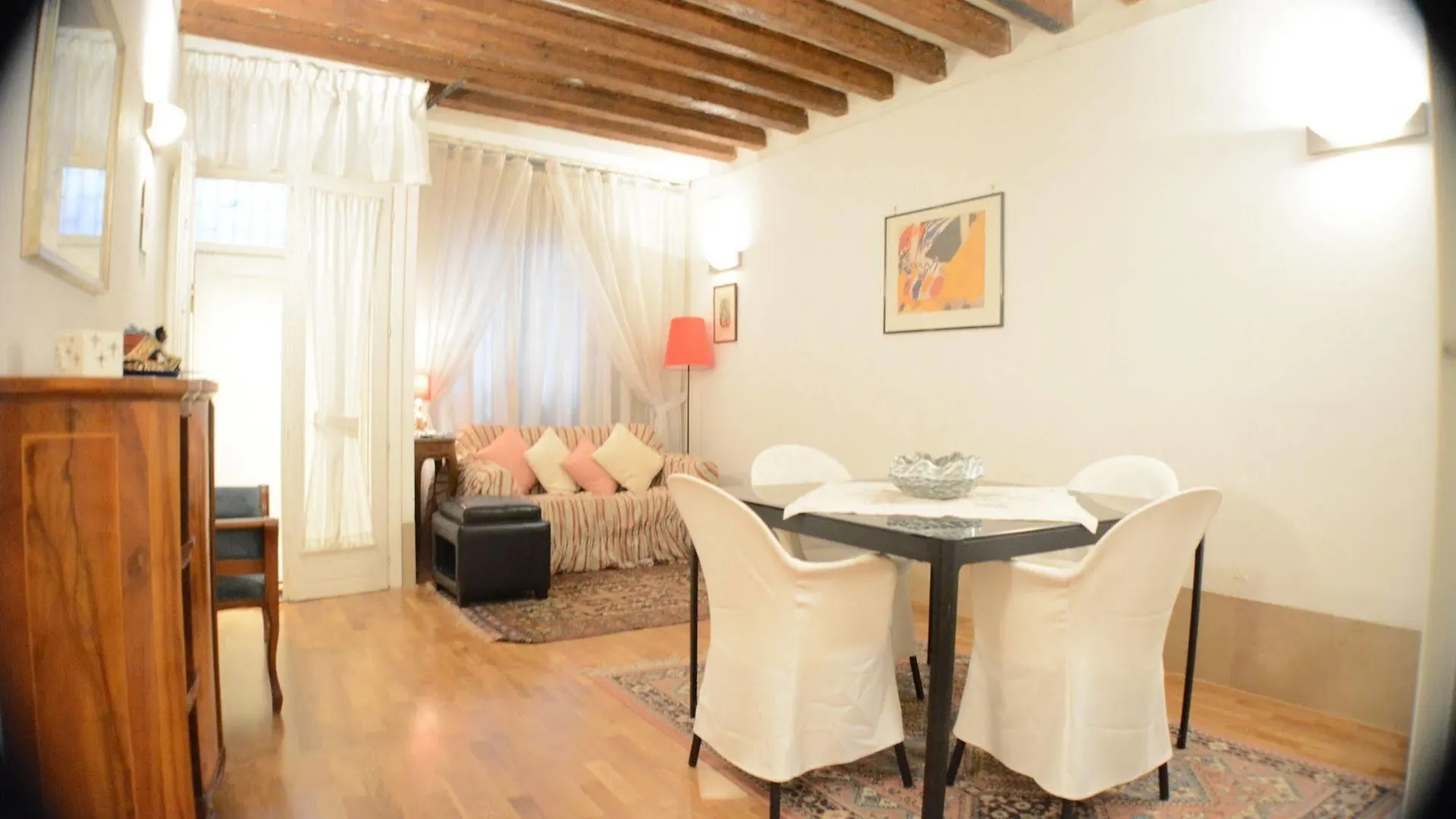 Sunny Venice Apartment